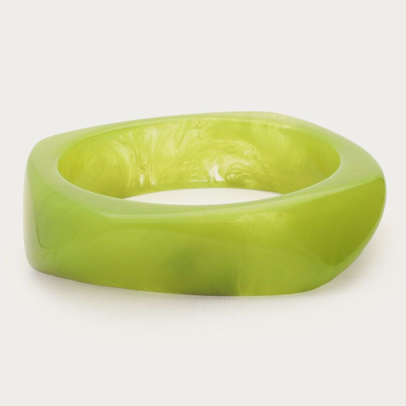 Bracelet jonc en résine verte