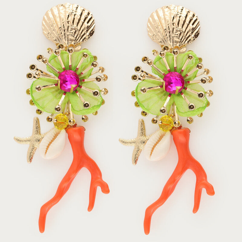 Boucles d'oreilles à fleurs et détails en corail