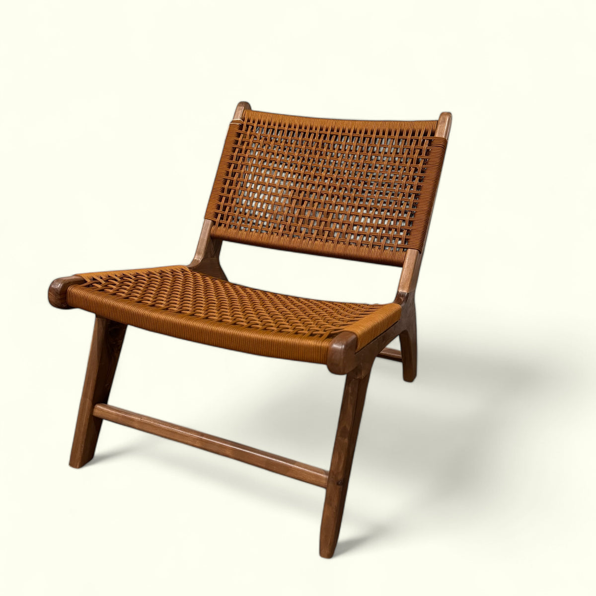 Chaise en noyer massif - Talbi
