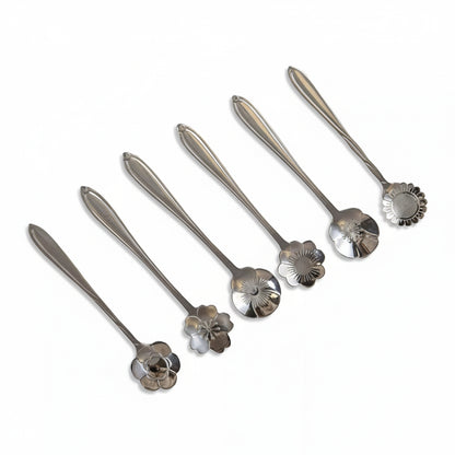 Cuillères à dessert fleurs assorties argents