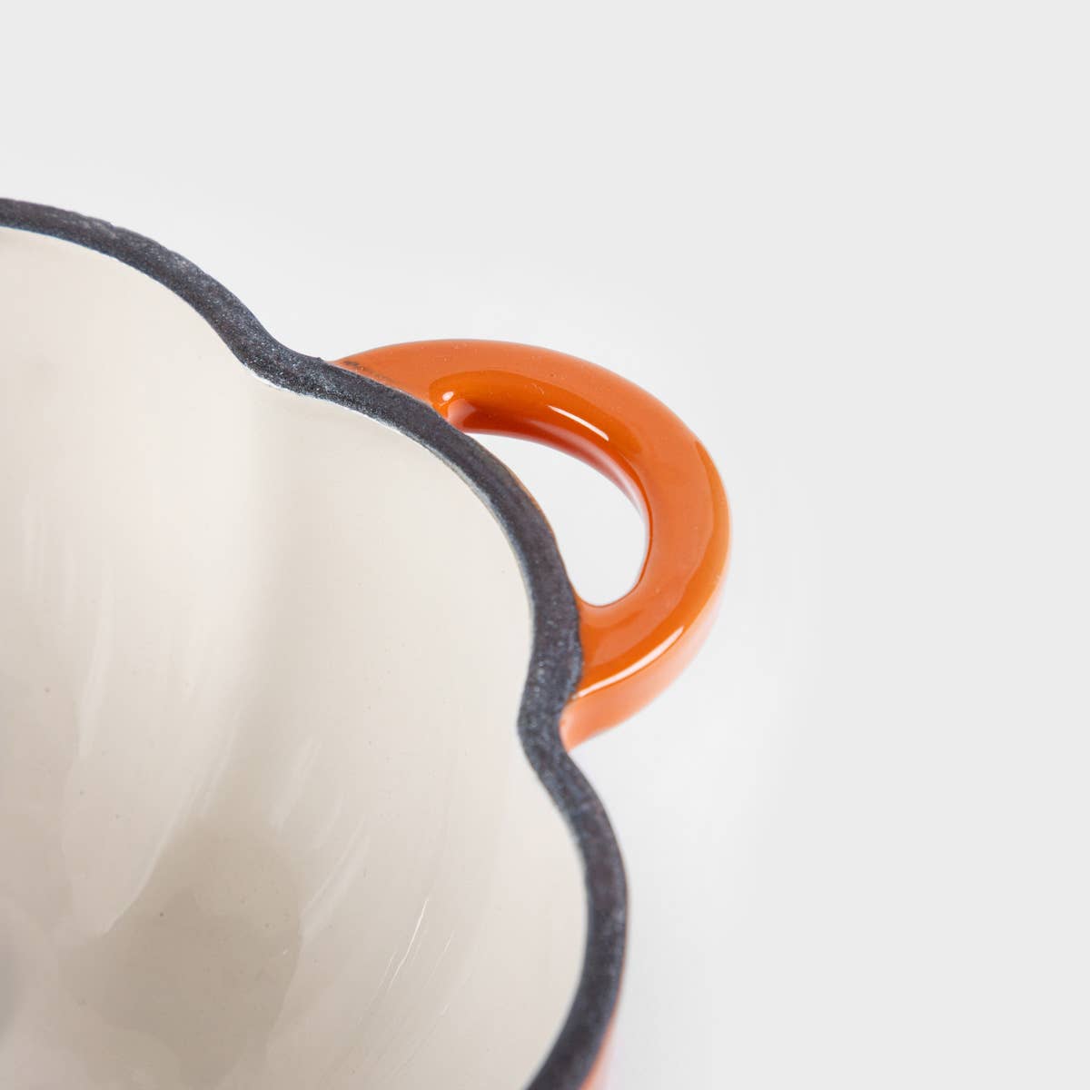 PRECOMMANDE - Cocotte en fonte en forme de citrouille 1,5 l