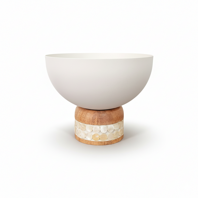 Coupe à fruits blanche sur pied en bois