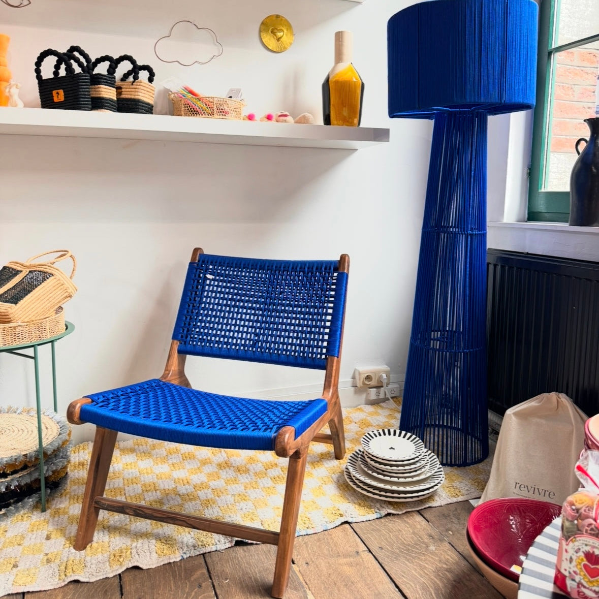 Chaise en noyer massif - Talbi