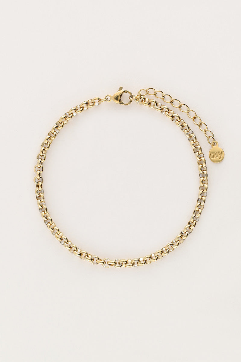 Iconic bracelet with fine links