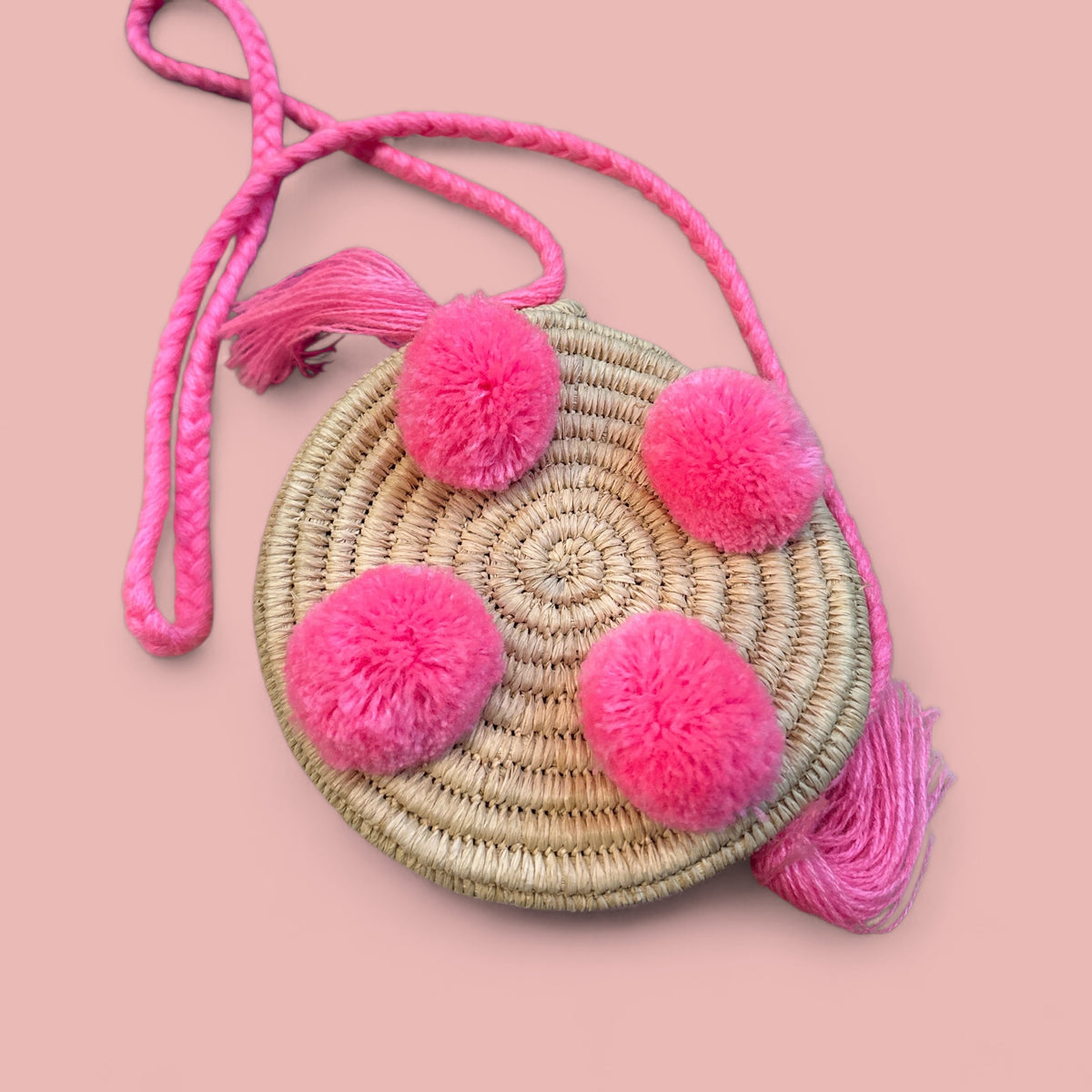Sacoche en raphia à bandoulière et pompons, faite main au Maroc, 16 × 16 cm – Sacoche Bimbi BIG