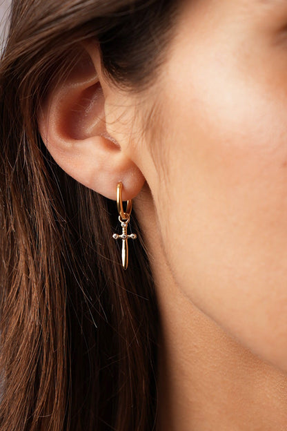 Boucles d'oreilles minimalistes Nomads avec épée