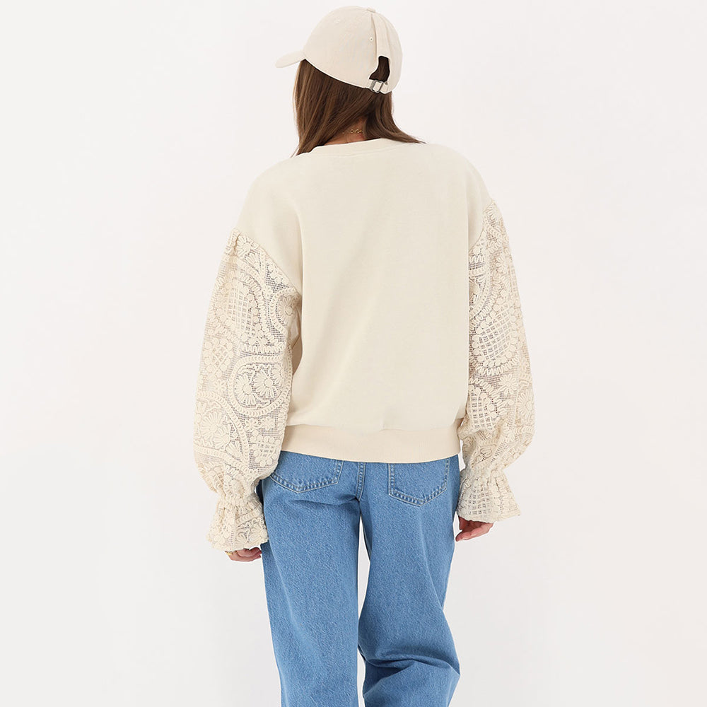 Sweat beige avec manches en crochet