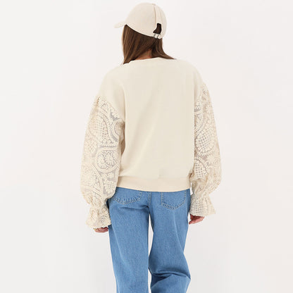 Sweat beige avec manches en crochet