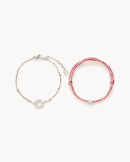 Bracelets duo mère-fille mini, cordon rose — chaîne argentée et cordon rose, de face