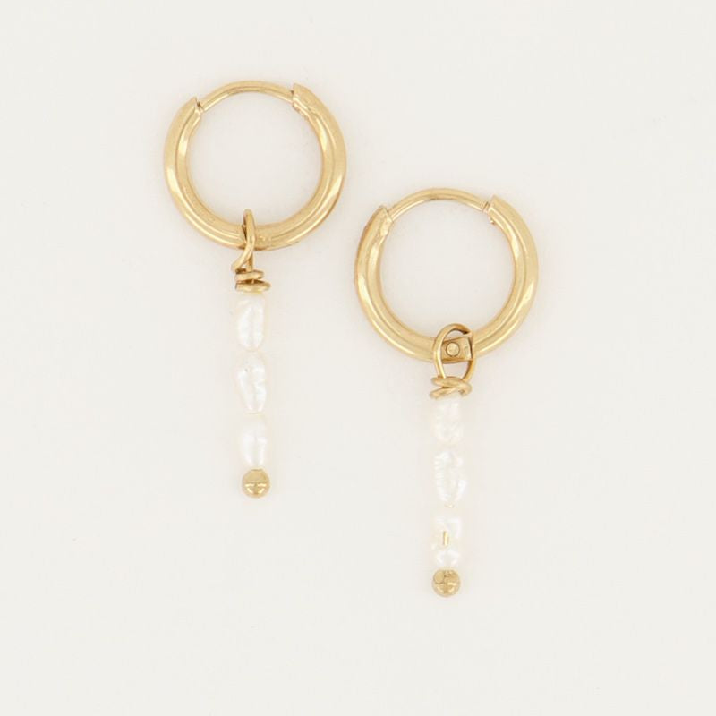 Creole earrings with three freshwater pearls
