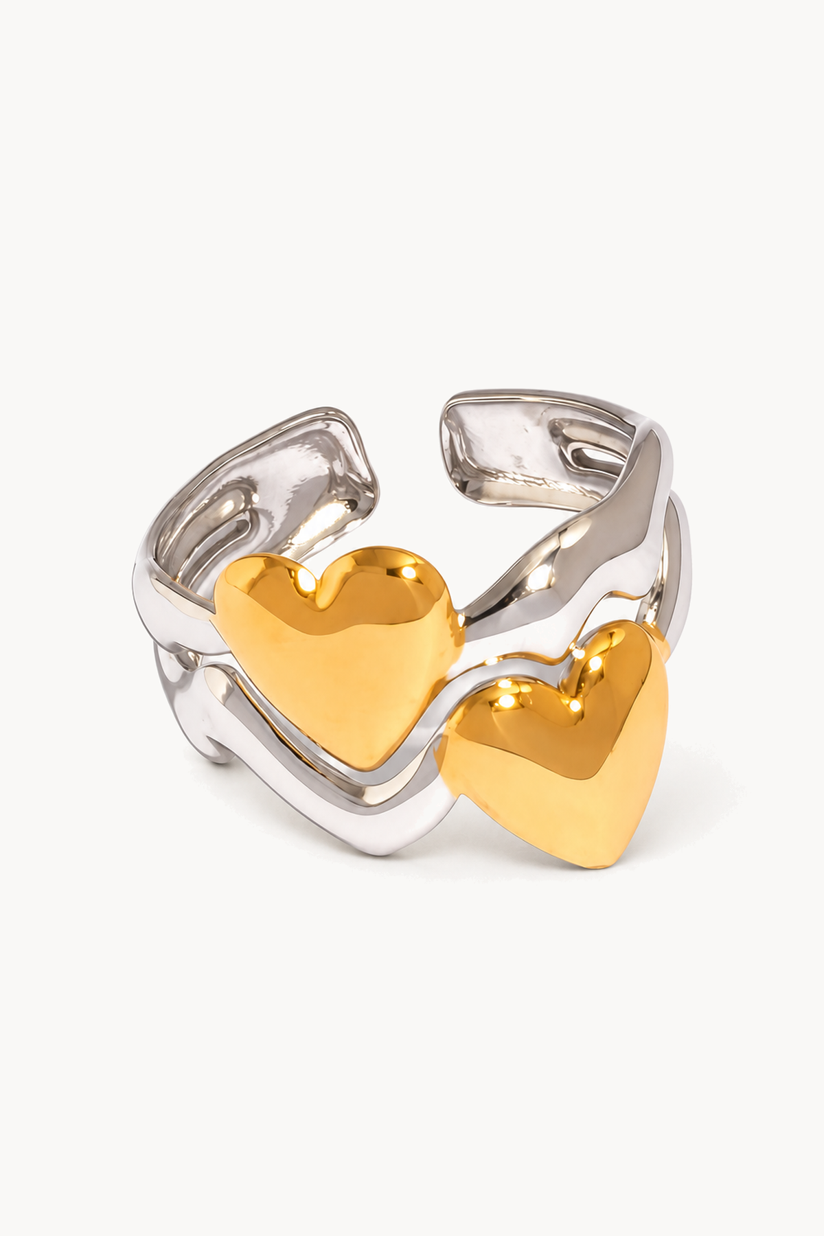 Bague DUE CUORE, de face sur fond blanc cassé