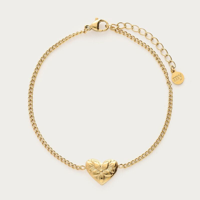 Botanical bracelet with heart and flowers