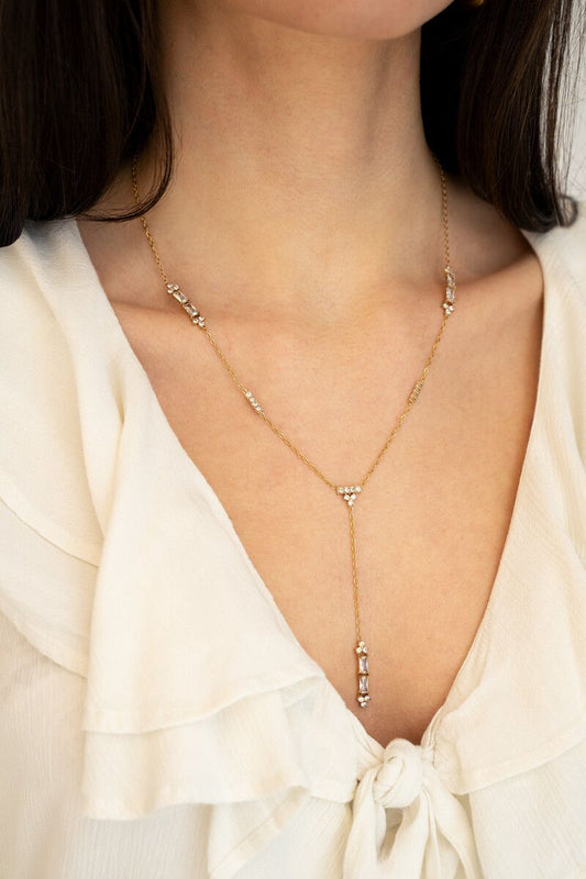 Collier plongeant avec strass