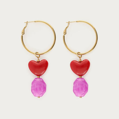 Boucles d'oreilles avec cœur rouge et perles fantaisie violettes