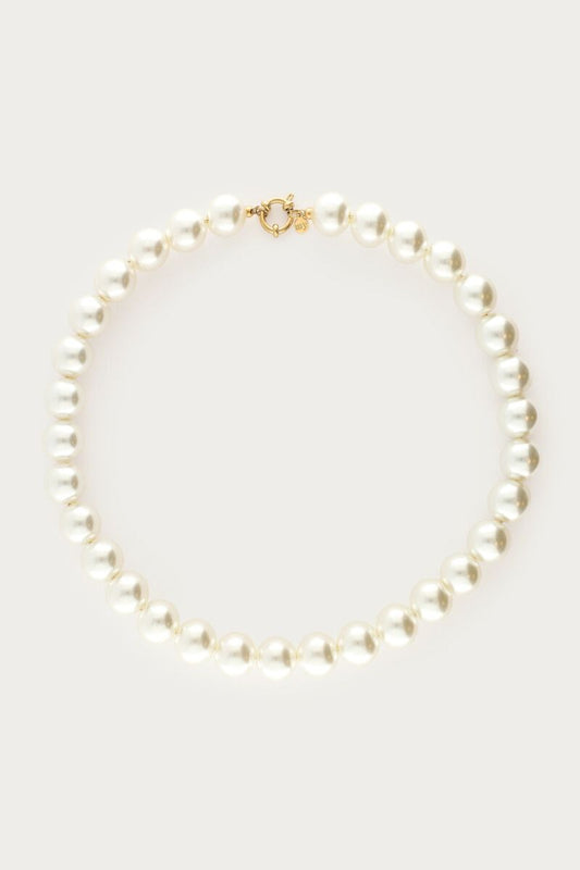 Collier de perles de verre blanches