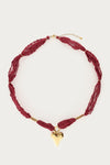 Collier rouge avec dentelle et cœur