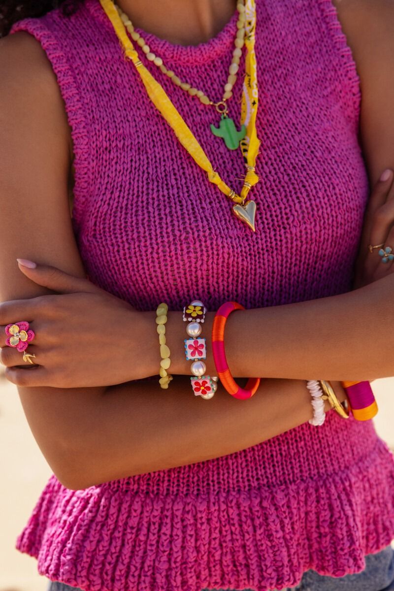 Tropical stretch bracelet with fancy green beads