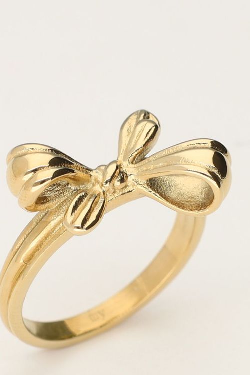 Maxi ring with knot 