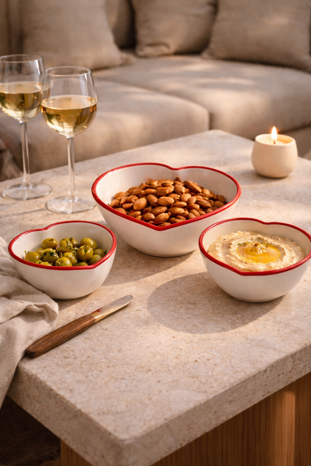 Trio de bols en coeur blanc et rouge