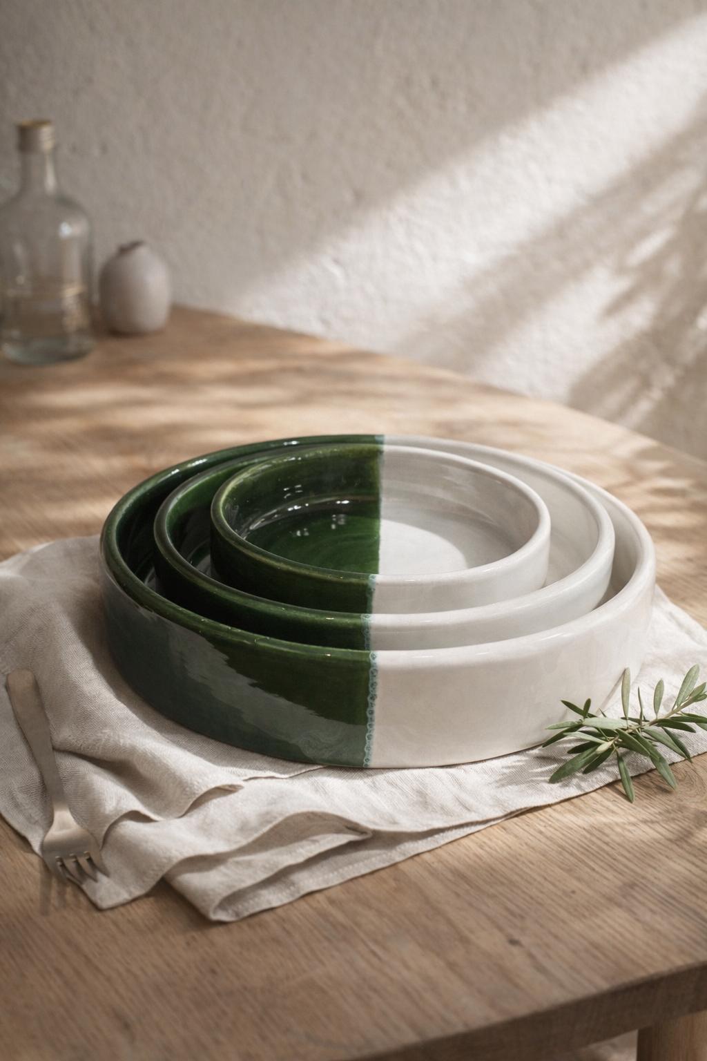 BELLA trio of white/green plates