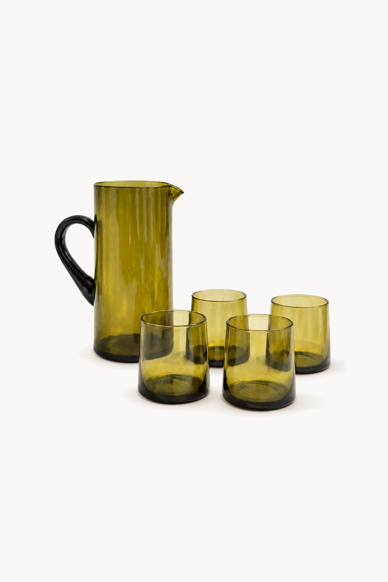 Carafe et 4 verres Beldi - MOUTARDA, de face sur fond blanc cassé