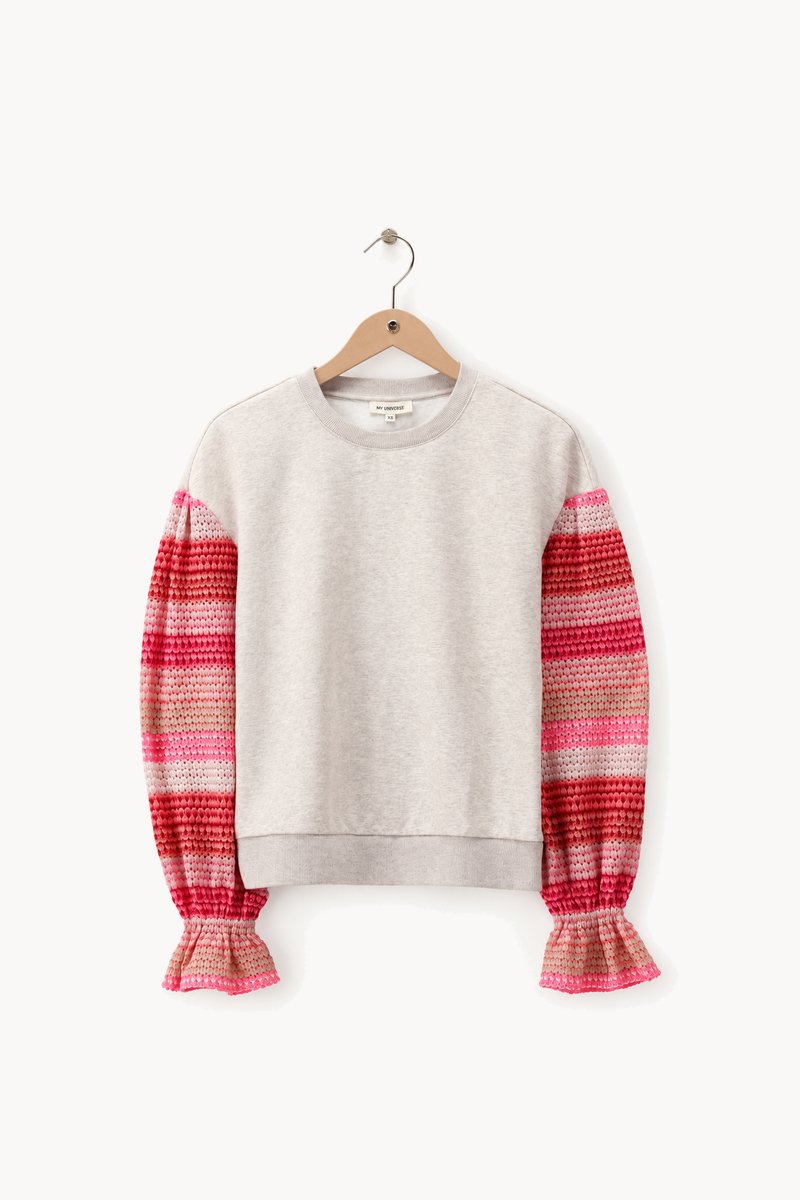 Beige sweatshirt met roze gestreepte mouwen